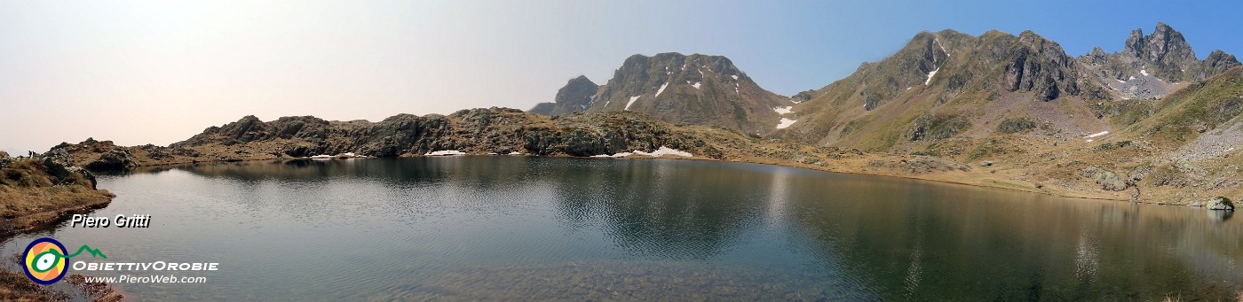 47 Lago di Ponteranica sup. con da sx Triomen-Tribortoi-Valletto.jpg